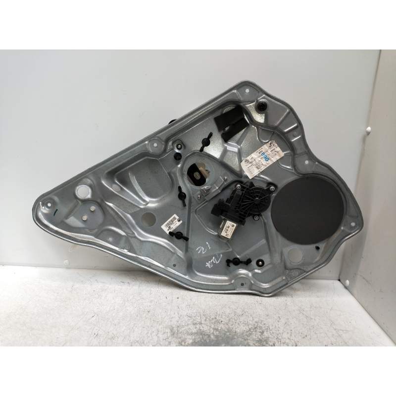 Recambio de elevalunas trasero izquierdo para volkswagen polo (9n3) advance referencia OEM IAM 6Q6839755 5P 2005