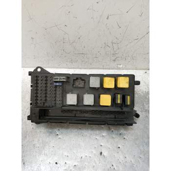 CAJA RELES / FUSIBLES A9065450401 