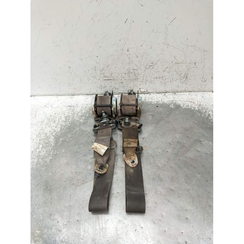 Recambio de juego cinturones delantero para isuzu nkr77 nkr 85e2 referencia OEM IAM  2P 2007