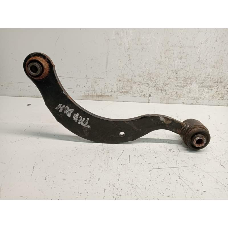 Recambio de brazo suspension superior trasero derecho para toyota auris business referencia OEM IAM   