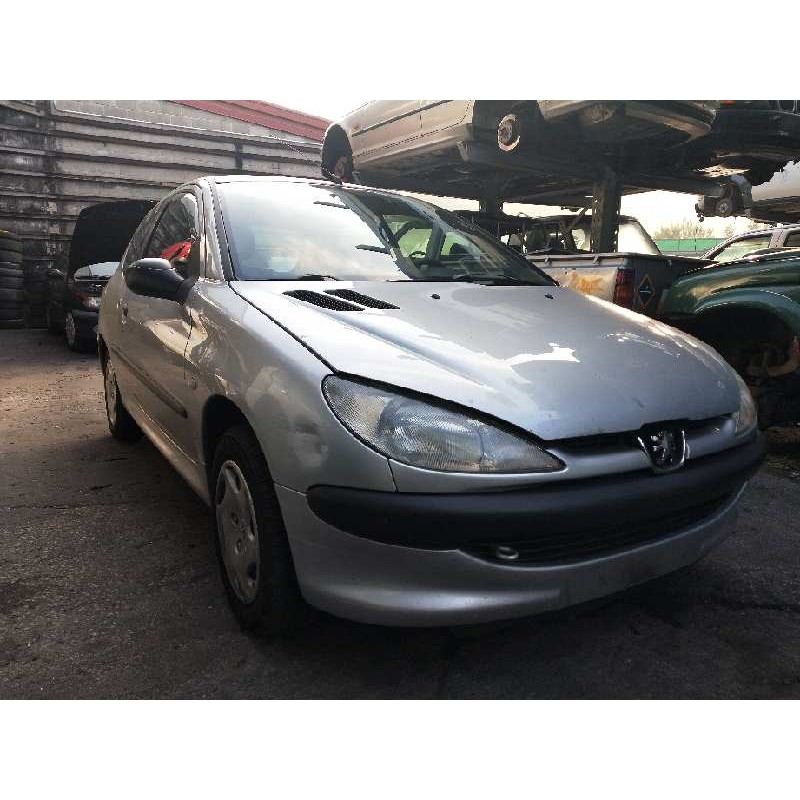 peugeot 206 berlina del año 2002