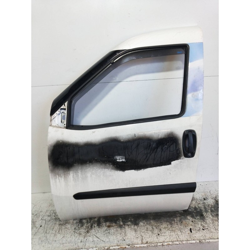 Recambio de puerta delantera izquierda para opel combo d kasten l2h1 2,4t referencia OEM IAM   4P