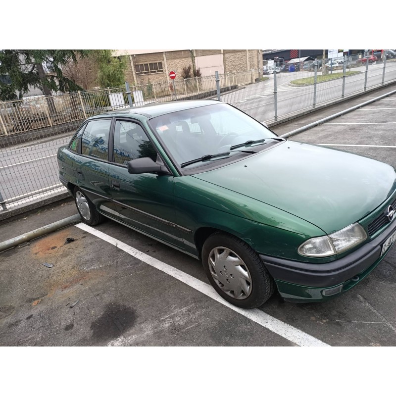 opel astra f berlina del año 1995