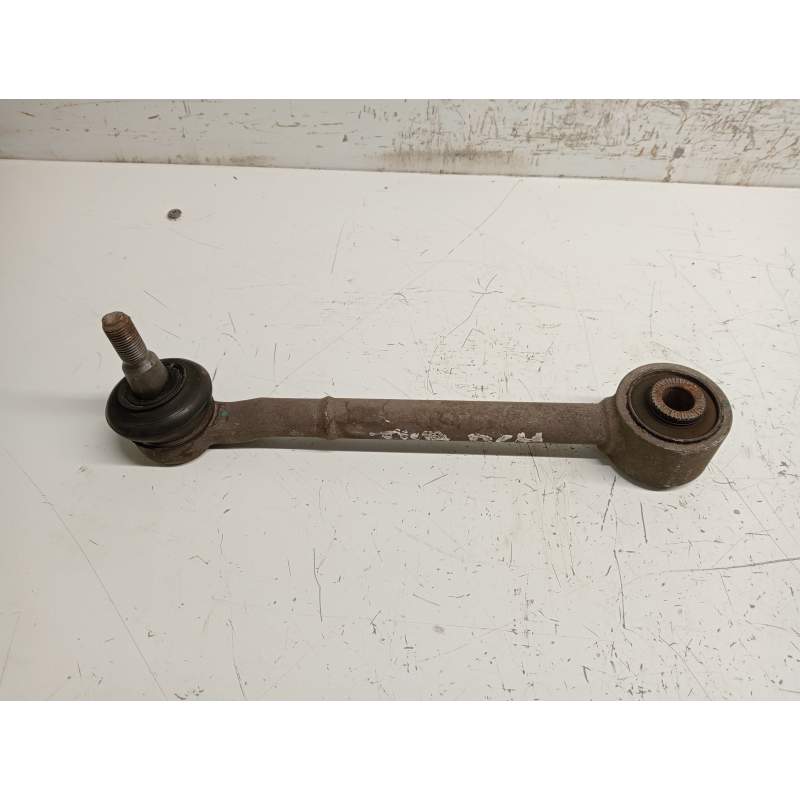 Recambio de brazo suspension inferior trasero derecho para toyota auris business referencia OEM IAM   