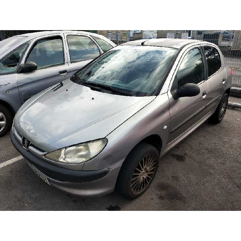 peugeot 206 berlina del año 2000