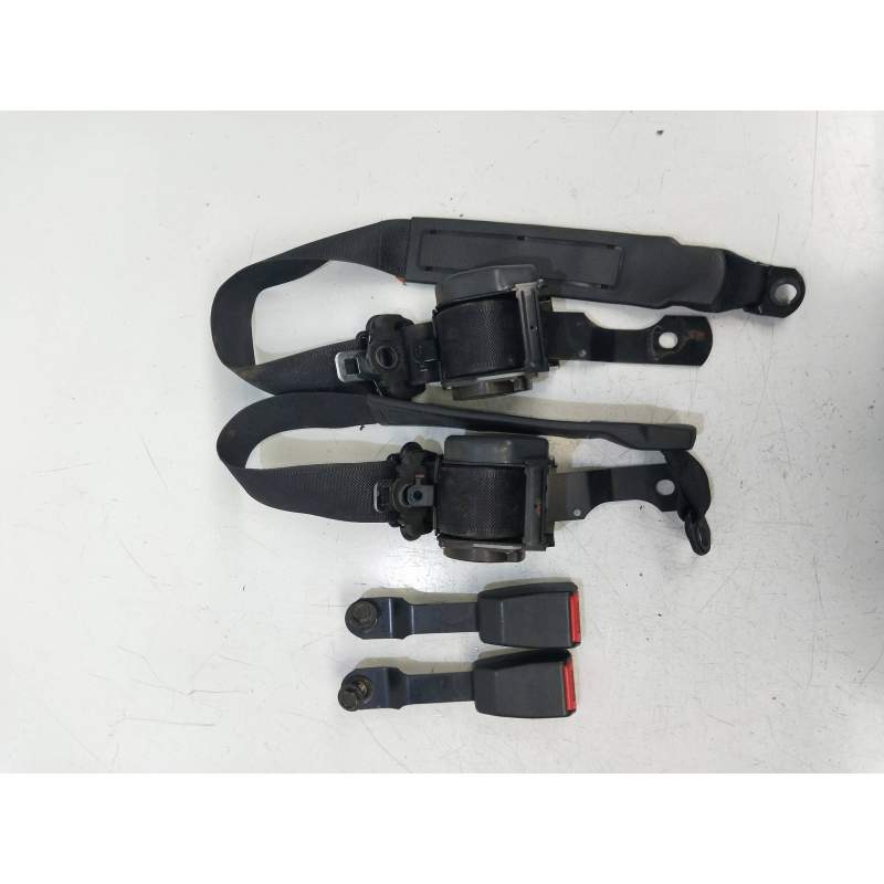 Recambio de juego cinturones delantero para nissan sunny berlina (n14) 1.6 16v cat referencia OEM IAM   4P