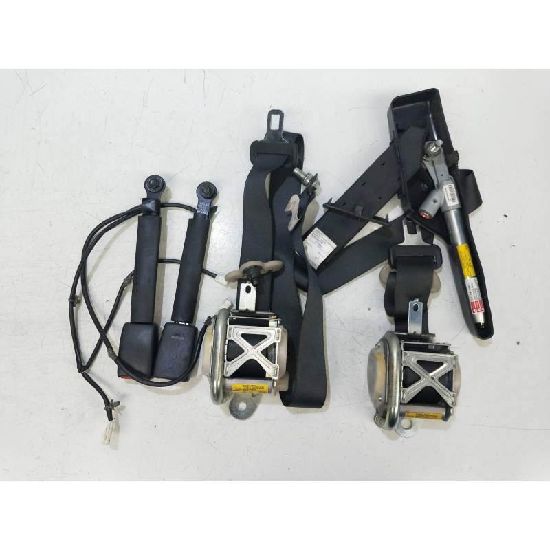 Recambio de juego cinturones delantero para nissan tiida (c11x/sc11x) 1.5 dci turbodiesel cat referencia OEM IAM   5P