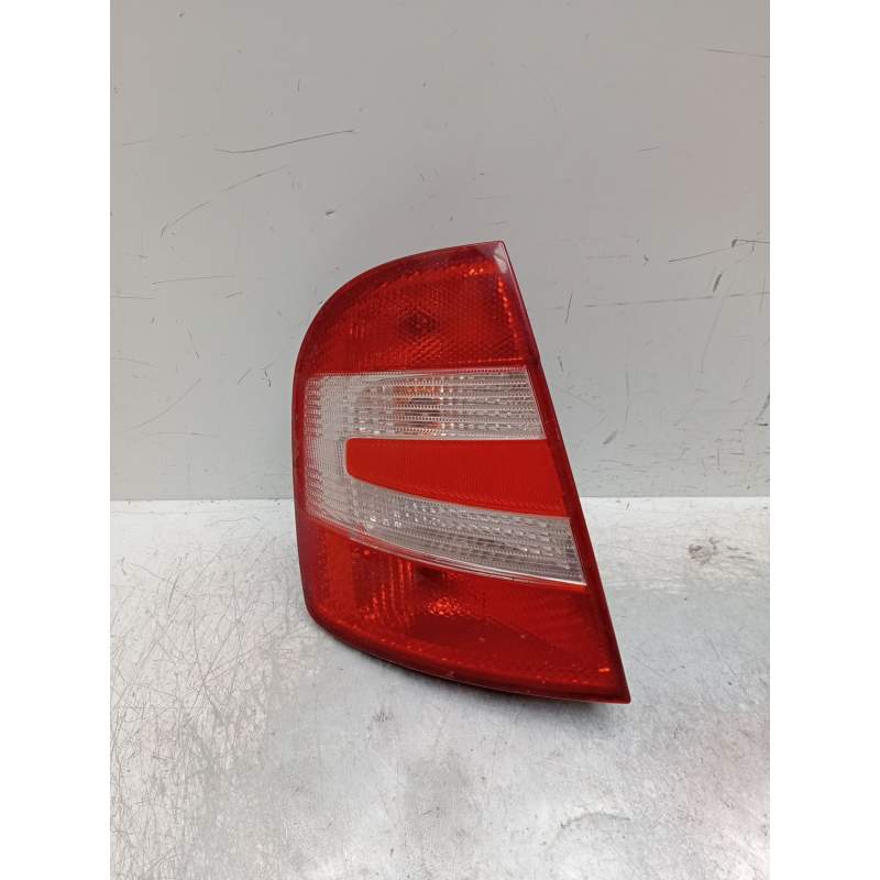 Recambio de piloto trasero izquierdo para skoda fabia i (6y2) 1.4 tdi referencia OEM IAM   