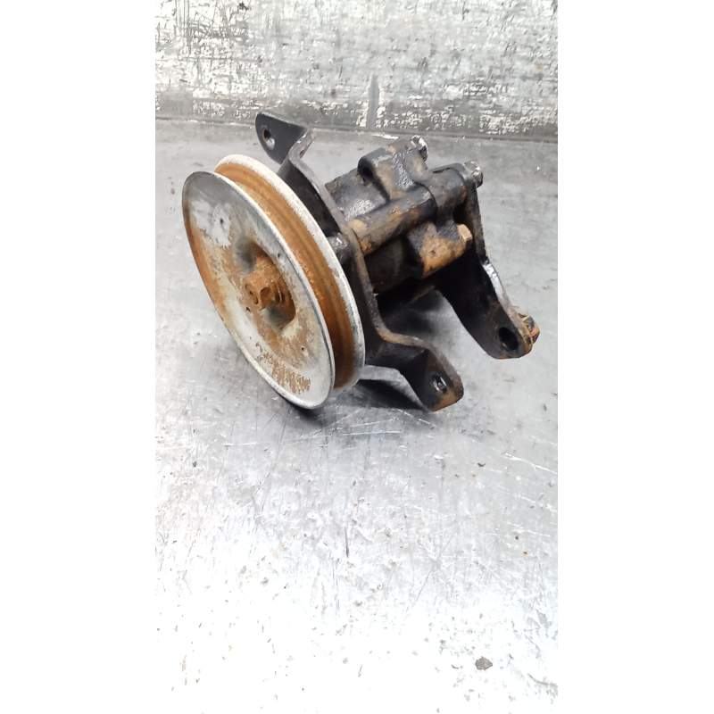 Recambio de bomba direccion para nissan terrano ii (r20) 2.7 td 4wd referencia OEM IAM 7F700  