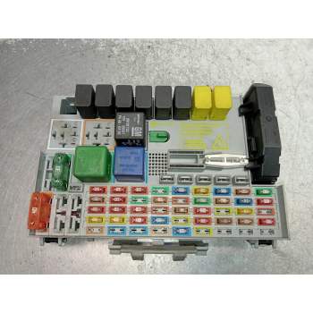 CAJA RELES / FUSIBLES 24431677 