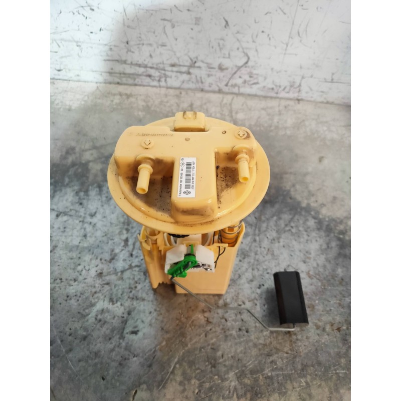 Recambio de bomba combustible para renault captur xmod referencia OEM IAM 100100460AD 172021275R 