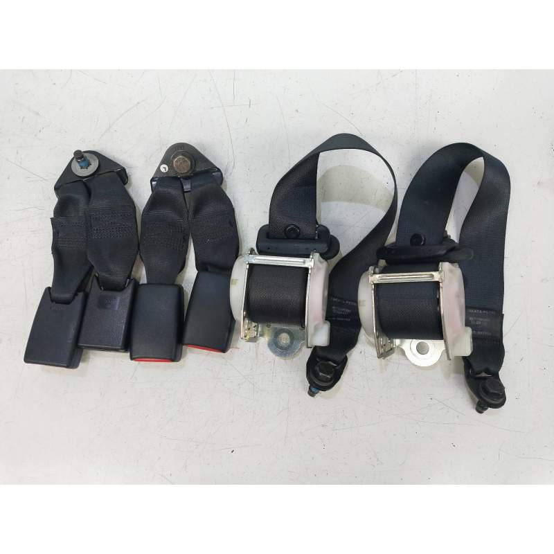 Recambio de juego cinturones trasero para nissan almera (n16/e) acenta referencia OEM IAM  3P 2002