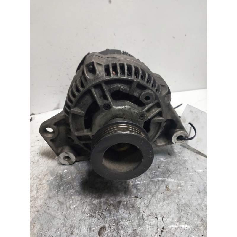 Recambio de alternador para audi 80 2.0 i referencia OEM IAM 0123335001  