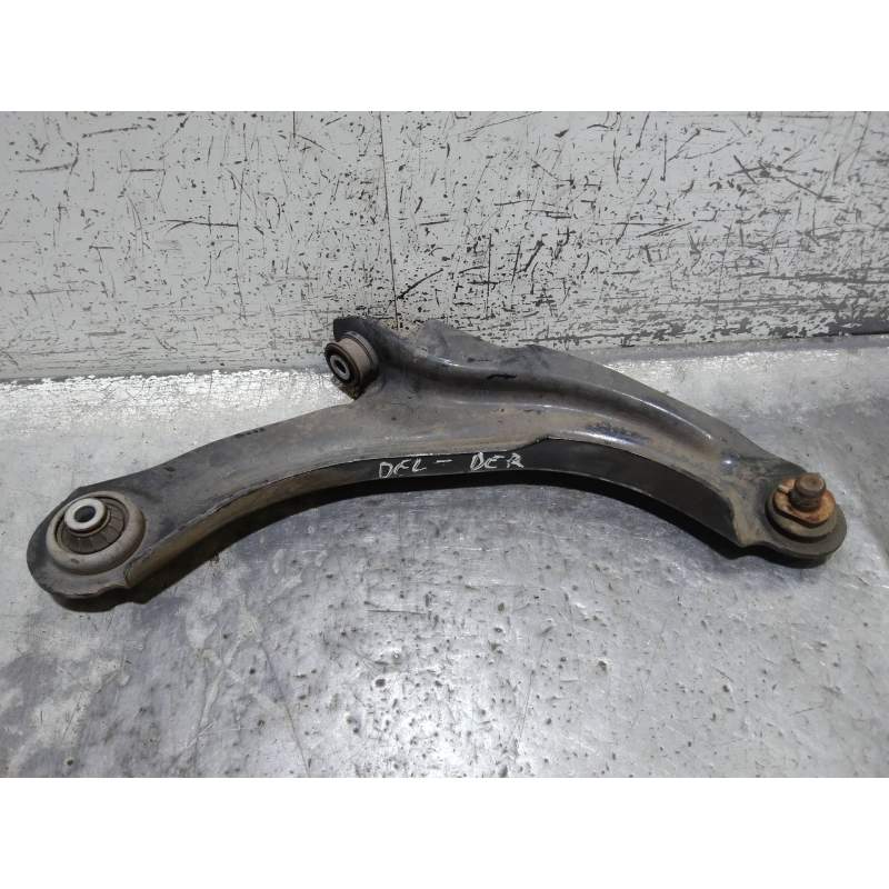 Recambio de brazo suspension inferior delantero derecho para renault clio iv business referencia OEM IAM   12