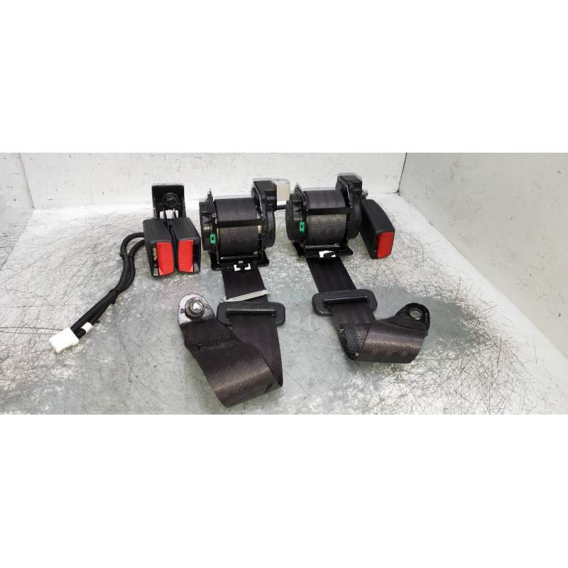 Recambio de juego cinturones trasero para kia cee´d sporty wagon tech referencia OEM IAM  5P 2012