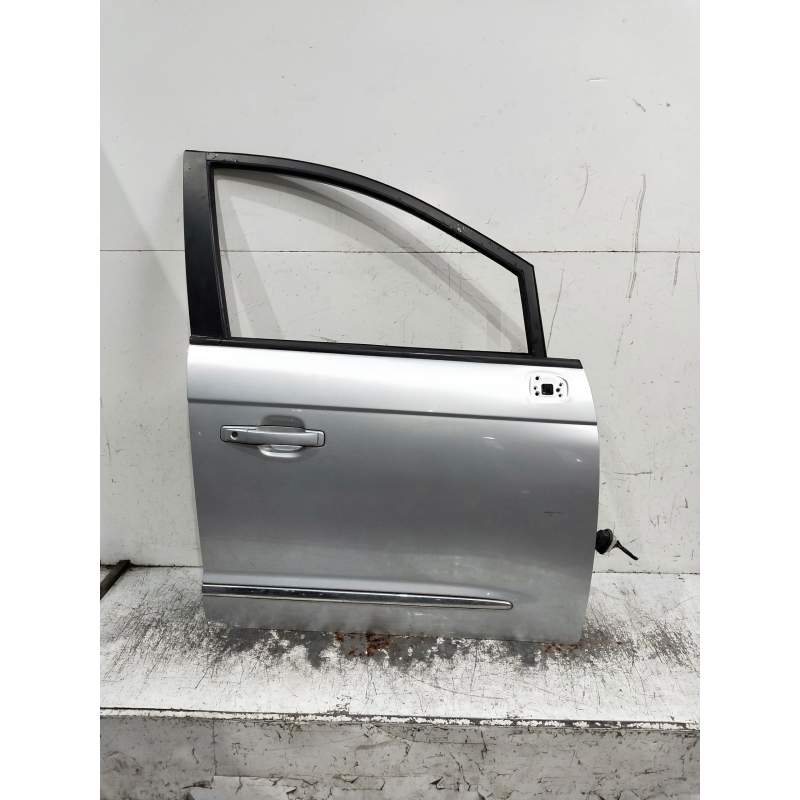 Recambio de puerta delantera derecha para ssangyong rodius xdi referencia OEM IAM  5P 2005