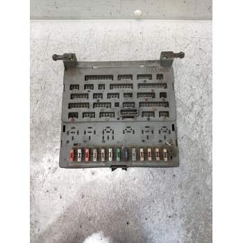 CAJA RELES / FUSIBLES 