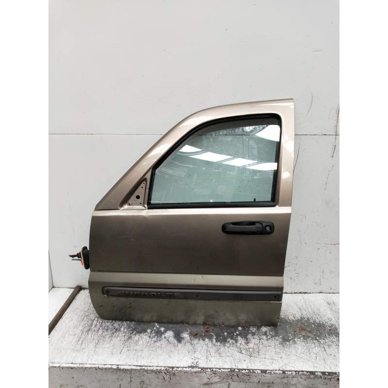 Recambio de puerta delantera izquierda para jeep cherokee (kj) referencia OEM IAM  5P 2001