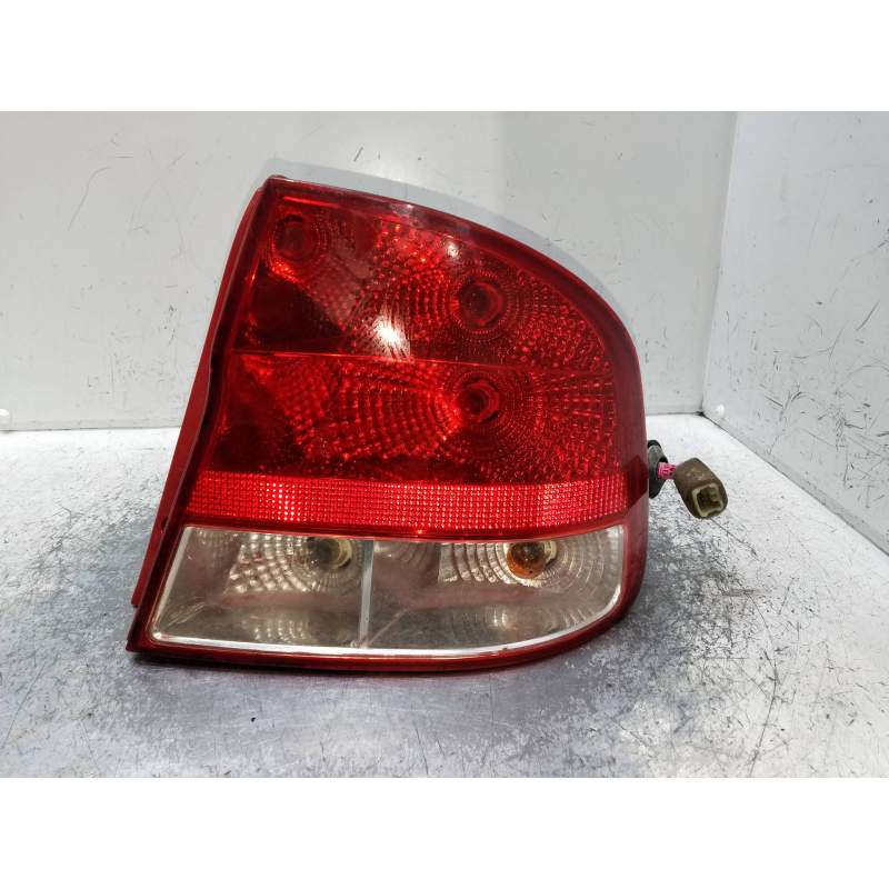 Recambio de piloto trasero derecho para chevrolet aveo / kalos sedán (t200) 1.4 referencia OEM IAM 300319R  