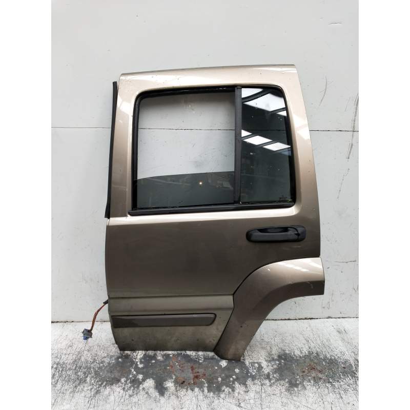 Recambio de puerta trasera izquierda para jeep cherokee (kj) referencia OEM IAM  5P 2001