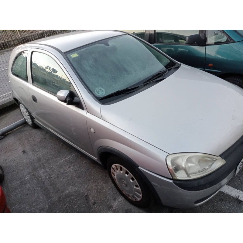 opel corsa c del año 2001