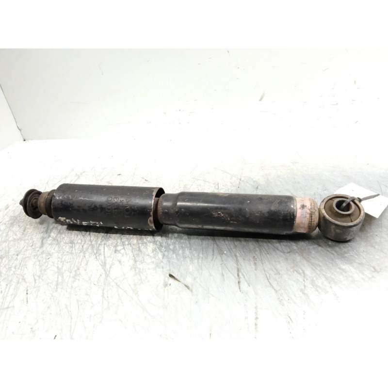 Recambio de amortiguador delantero para toyota hilux 2.4 referencia OEM IAM   
