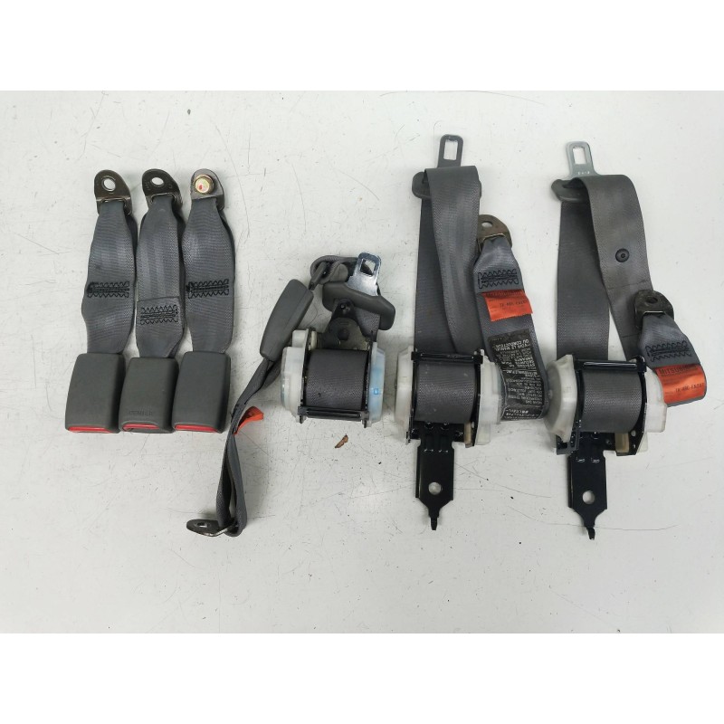 Recambio de juego cinturones trasero para mitsubishi galant berlina (ea0) 2400 gls referencia OEM IAM   4P