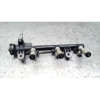 RAMPA INYECTORA 238140Q010A 10G 2005