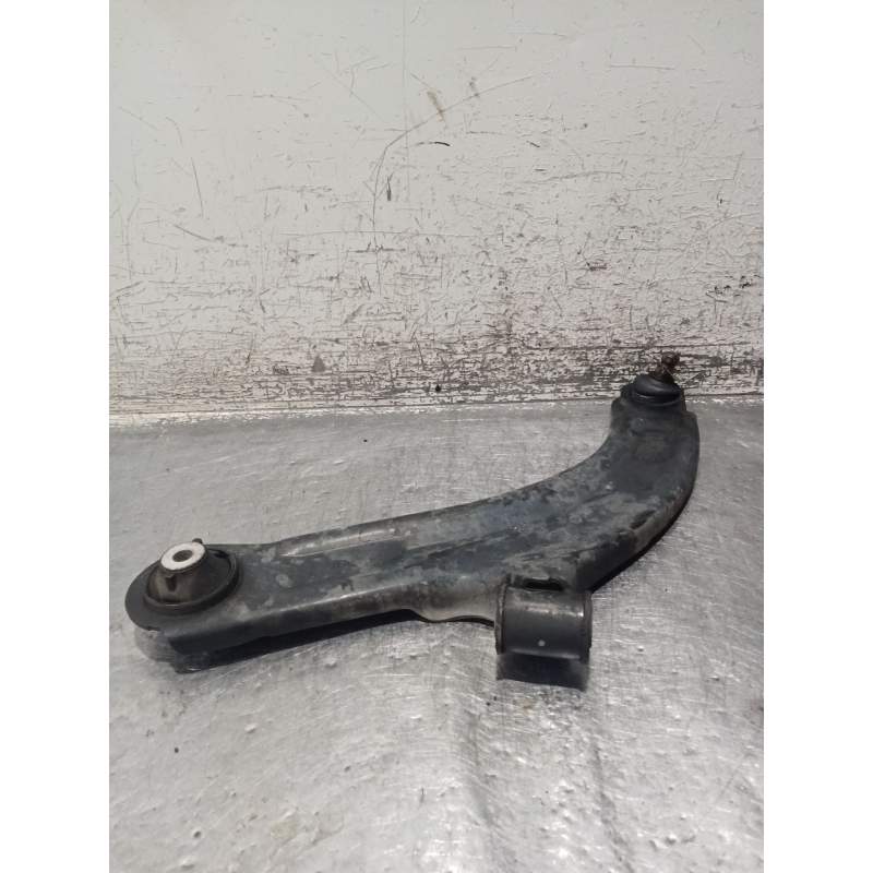 Recambio de brazo suspension inferior delantero izquierdo para nissan micra iii (k12) 1.5 dci referencia OEM IAM   