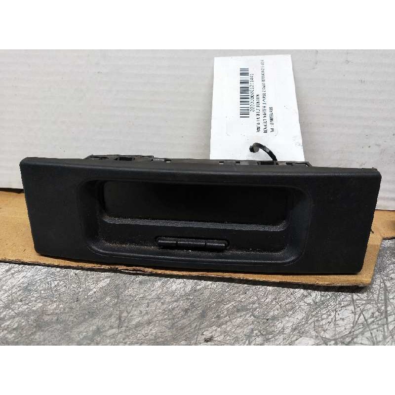 Recambio de pantalla multifuncion para renault master ii phase 2 caja cerrada 2.5 dci diesel cat referencia OEM IAM 8200584888A 