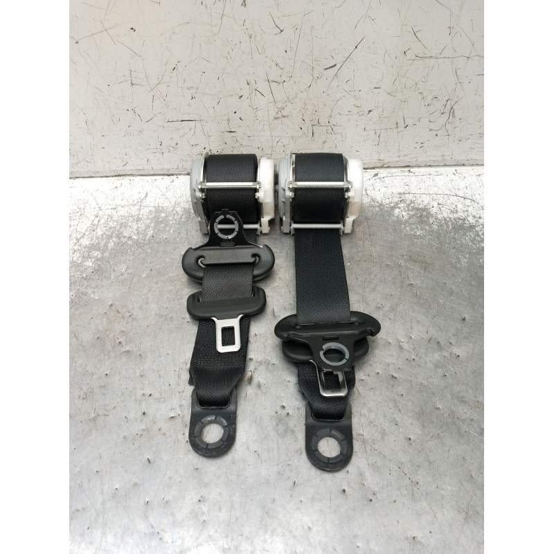 Recambio de juego cinturones trasero para toyota aygo (_b4_) 1.0 (kgb40) referencia OEM IAM  5P 2014