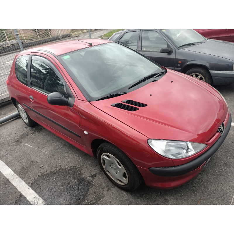 peugeot 206 berlina del año 2001