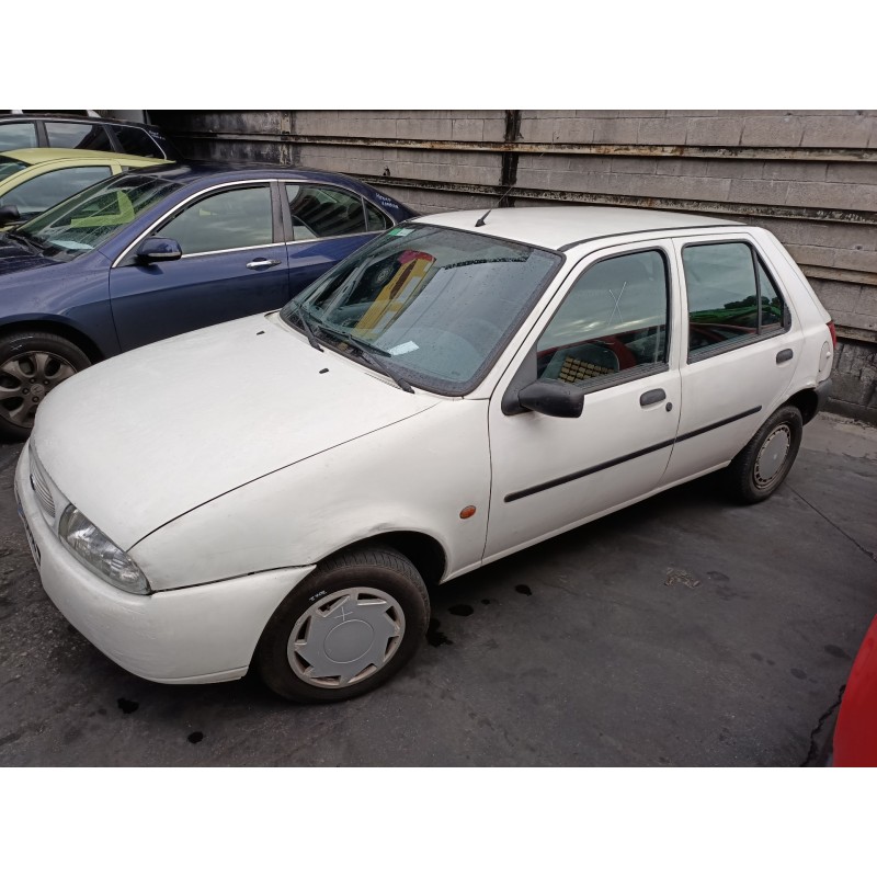 ford fiesta berlina del año 1997