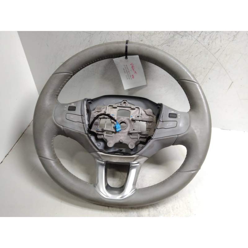 Recambio de volante para peugeot 208 1.4 hdi fap referencia OEM IAM   
