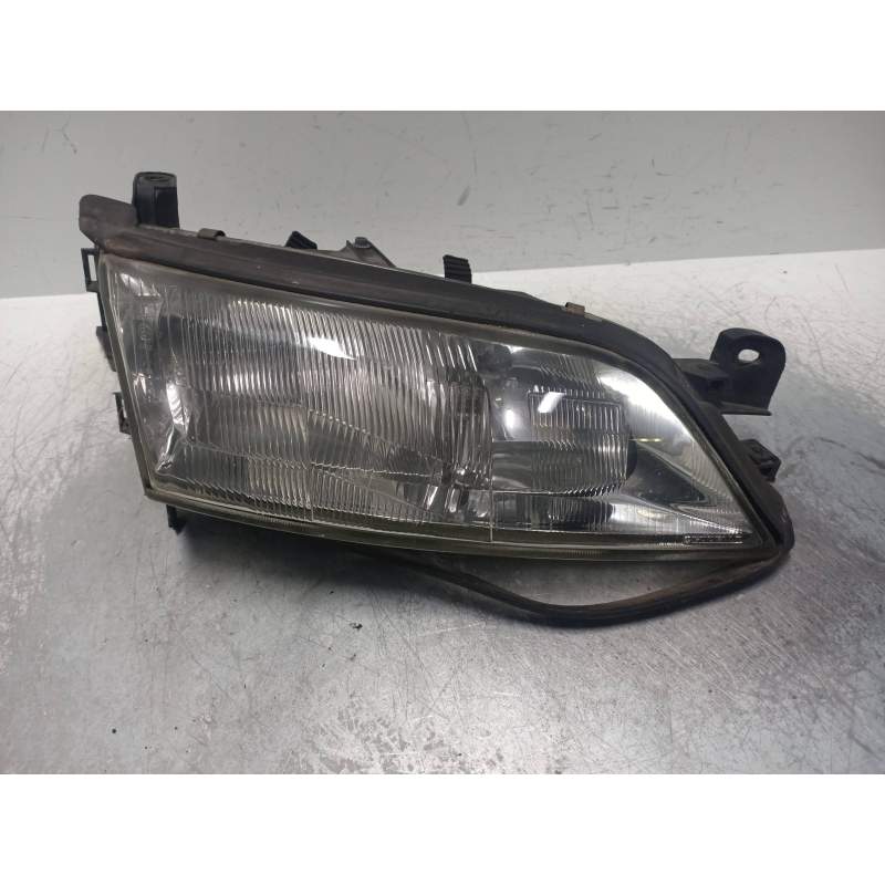 Recambio de faro derecho para opel vectra b berlina 1.6 referencia OEM IAM   B/95