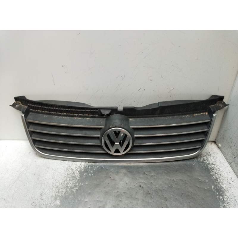 Recambio de rejilla delantera para volkswagen passat b5.5 (3b3) 1.9 tdi 4motion referencia OEM IAM   2001