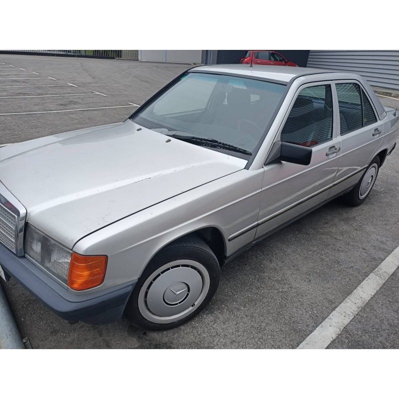 mercedes clase c (w201) berlina del año 1988