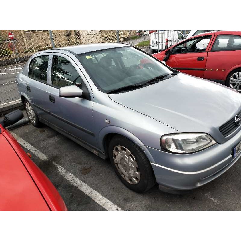 opel astra g berlina del año 2002