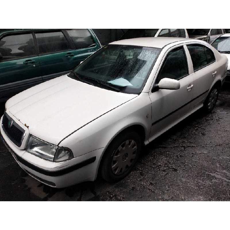 SKODA OCTAVIA BERLINA (1U2)