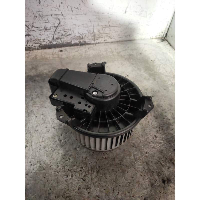 Recambio de motor calefaccion para toyota yaris (ksp9/scp9/nlp9) básico referencia OEM IAM 2727003010  2005