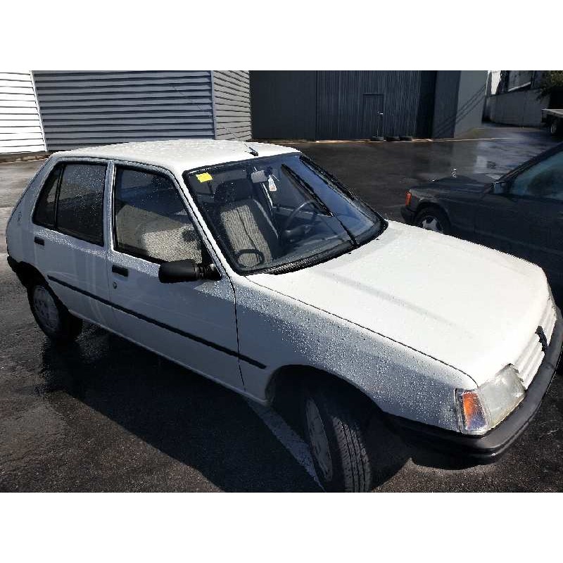 peugeot 205 berlina del año 1990