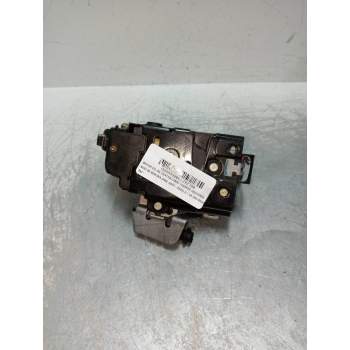 MOTOR CIERRE CENTRALIZADO TRASERO IZQUIERDO 4B0839015G 4P 2001