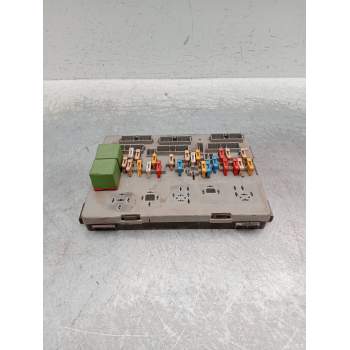 CAJA RELES / FUSIBLES 