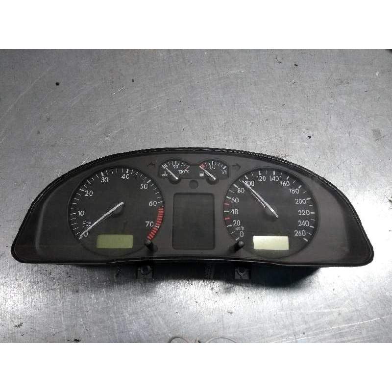 Recambio de cuadro instrumentos para volkswagen passat berlina (3b2) 1.8 20v turbo referencia OEM IAM  18G 1997