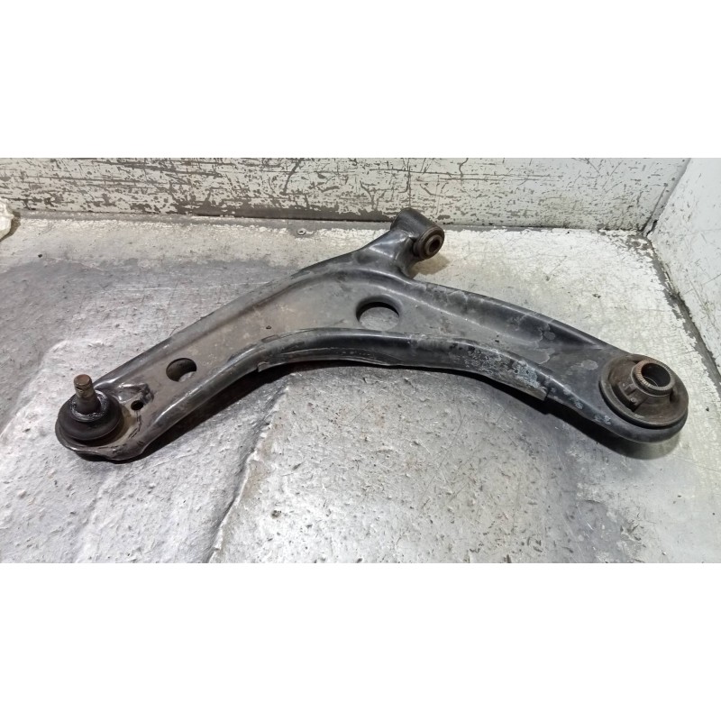 Recambio de brazo suspension inferior delantero izquierdo para toyota yaris (ksp9/scp9/nlp9) luna referencia OEM IAM   