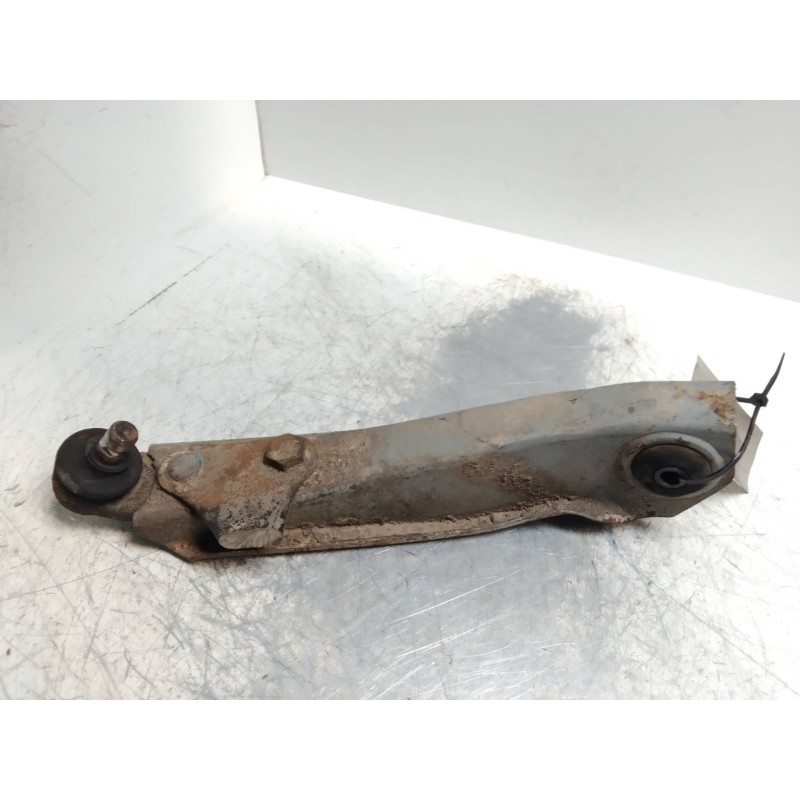 Recambio de brazo suspension inferior delantero derecho para ford fiesta berl./express básico referencia OEM IAM   