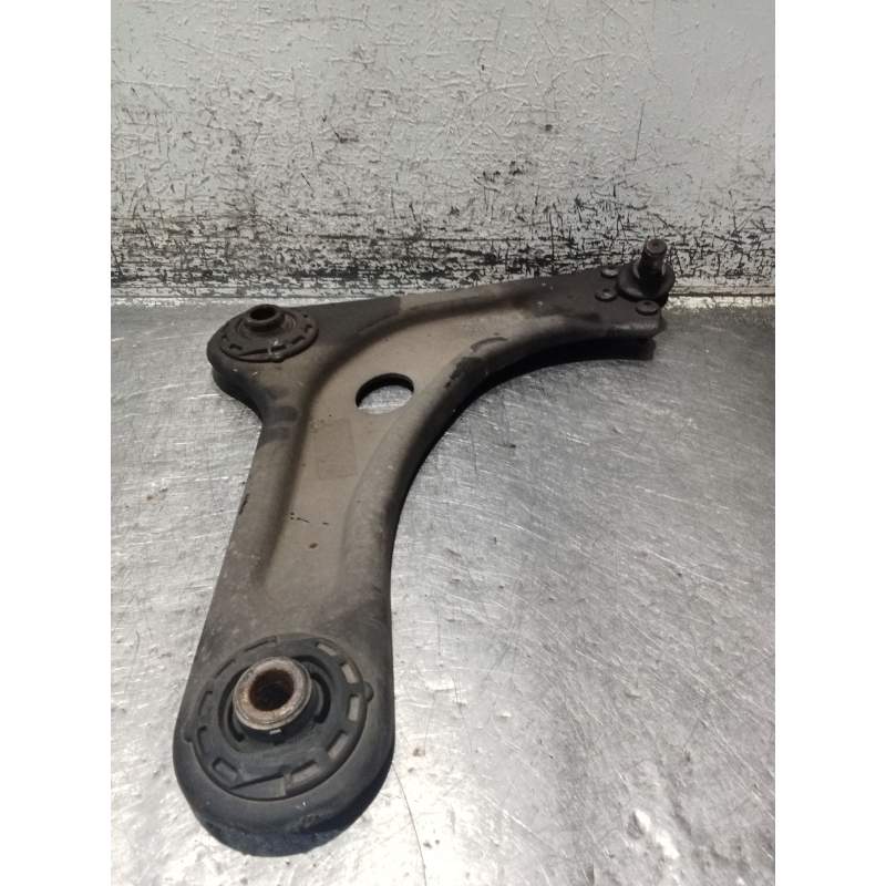 Recambio de brazo suspension inferior delantero derecho para peugeot 1007 (km_) 1.4 hdi referencia OEM IAM   