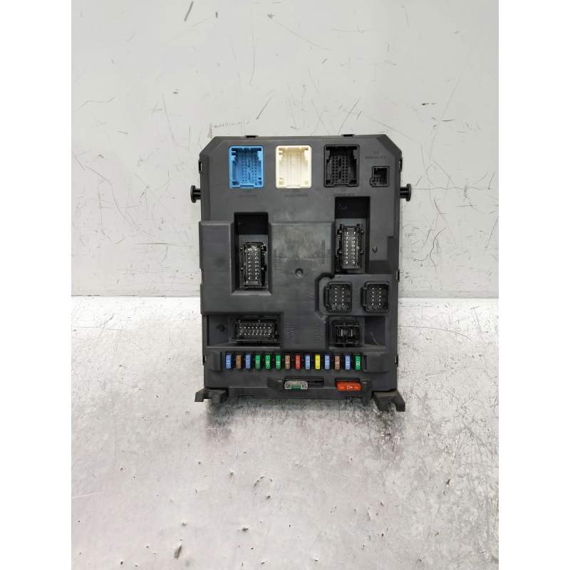 Recambio de caja reles / fusibles para peugeot 207 1.4 referencia OEM IAM 9664983080 14G 2009
