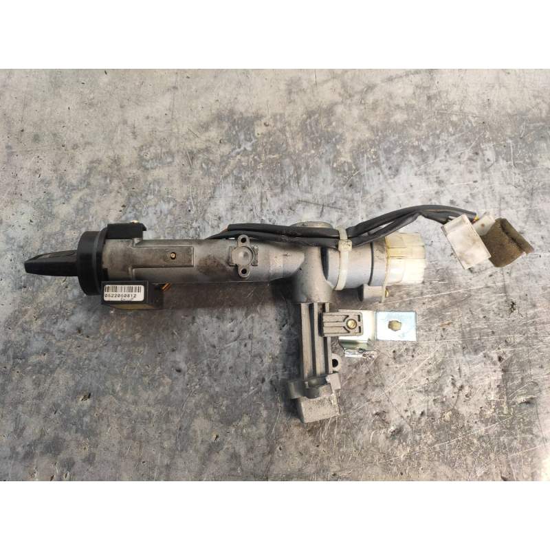 Recambio de conmutador de arranque para ssangyong rexton 2.7 turbodiesel cat referencia OEM IAM 8697008110  