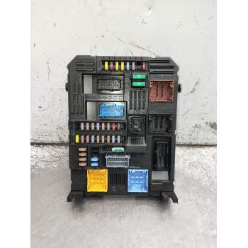 CAJA RELES / FUSIBLES 983288088000 12G 2019